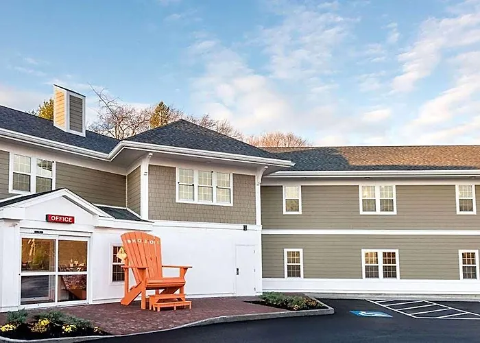 Howard Johnson By Wyndham Quincy