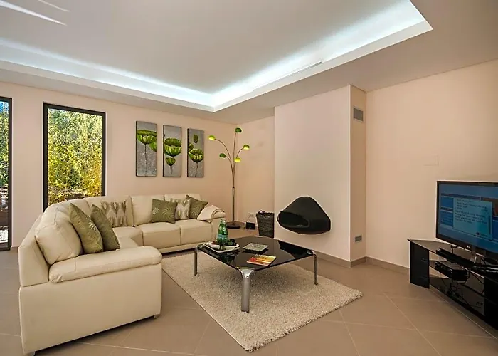 Luxurious Villa In Tavira With Private Pool
