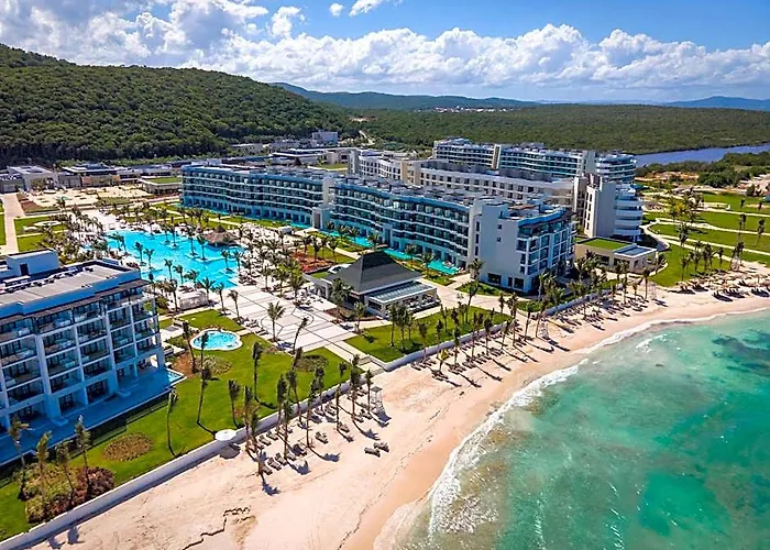 Ocean Eden Bay (Adults Only)