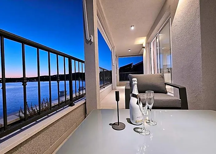 Villa Lux Apartments