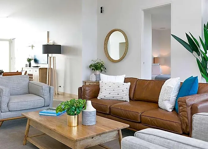 Sullivans Cove Apartments