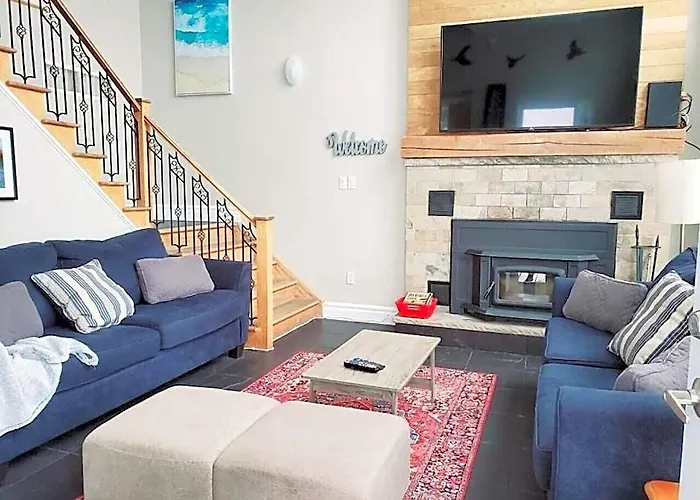 Executive-Bbq-Full-Kitchen-Washer-Dryer-Sauna-Backyard-Parking-Air-Conditioning