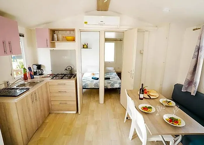 Happy Camp Mobile Homes In Camping Park Umag