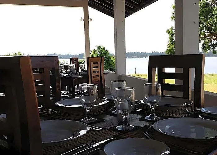 Naaval Hotel