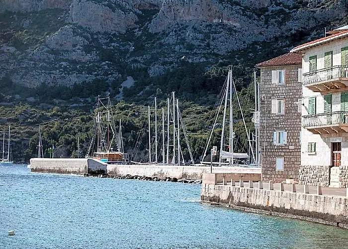 Komiza Provita Guesthouse
