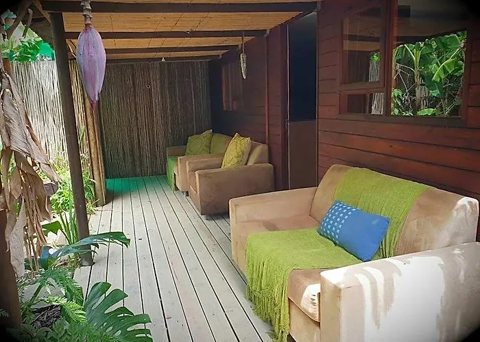 Tube N Axe Lodge And Backpackers