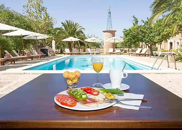 Es Quatre Cantons Hotel