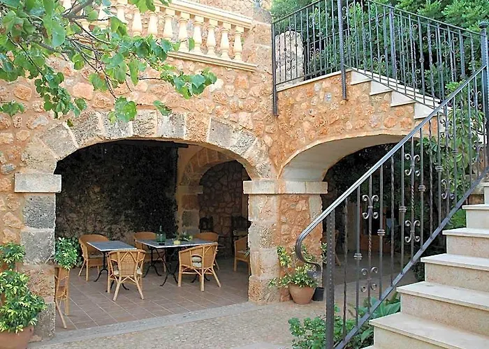 Es Quatre Cantons Hotel