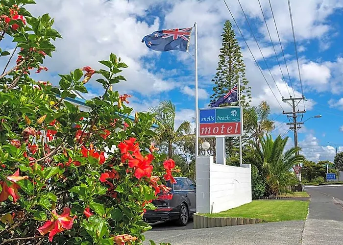 Snells Beach Motel