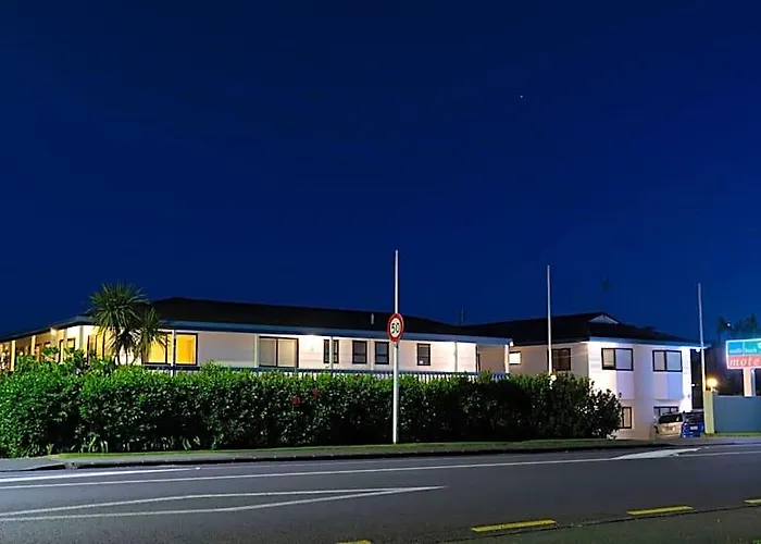 Snells Beach Motel