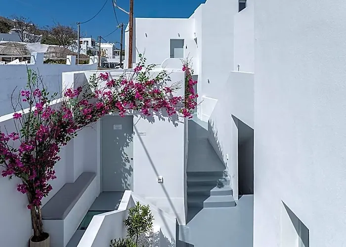 Cycladic Suites & Spa