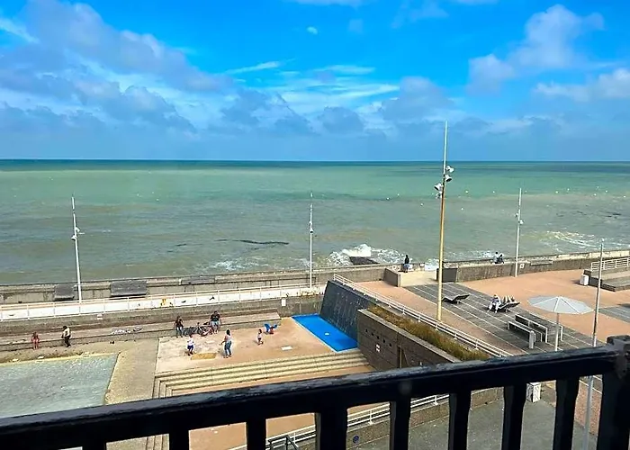 Boutique Hotel La Maison Des Galets Sur Le Front De Mer