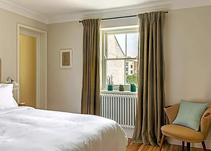 Fort Road Hotel