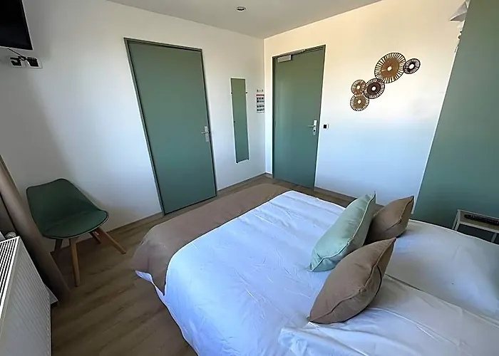 L'Hemisphere Hotel