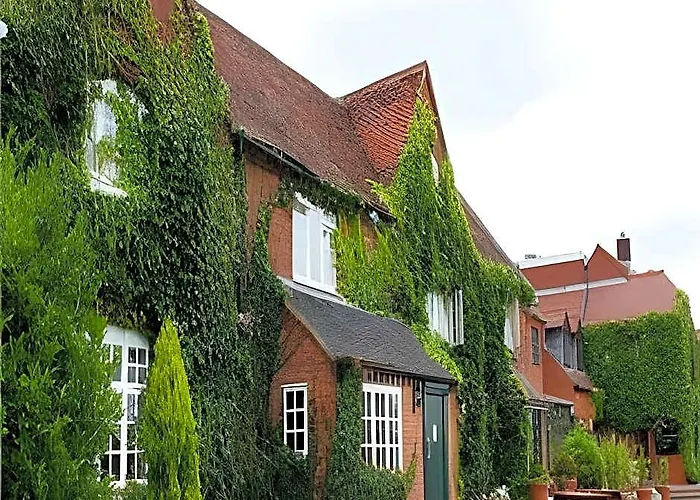 Warwickshire Park Hotel Kenilworth By Belvilla