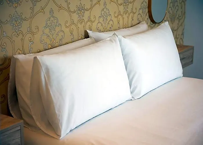 The Orange House Boutique Hotel And Upstairs Rooftop Bar Center Of La Cala De Mijas 100M From The Beach