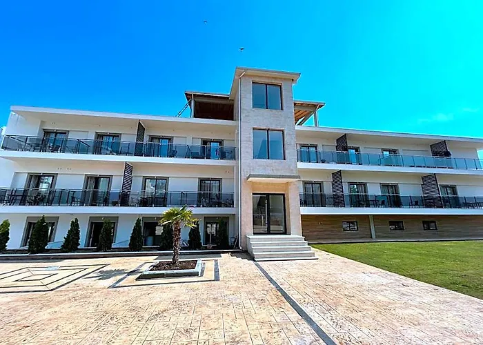 Grand Agia Triada