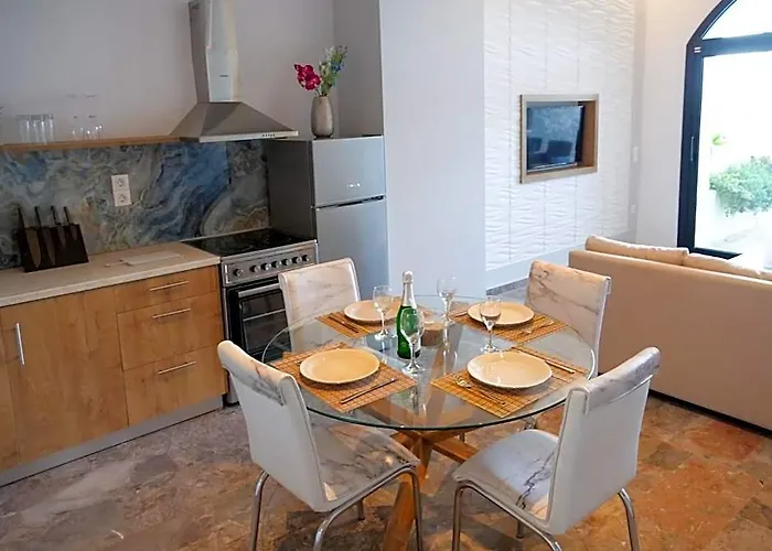 Zeus Throne Suites
