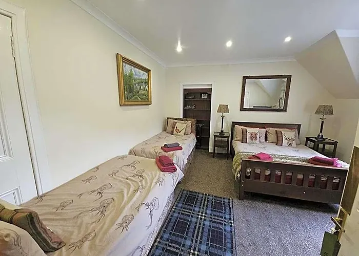 The West Highland Way Hotel And Campground Rooms And Pitches
