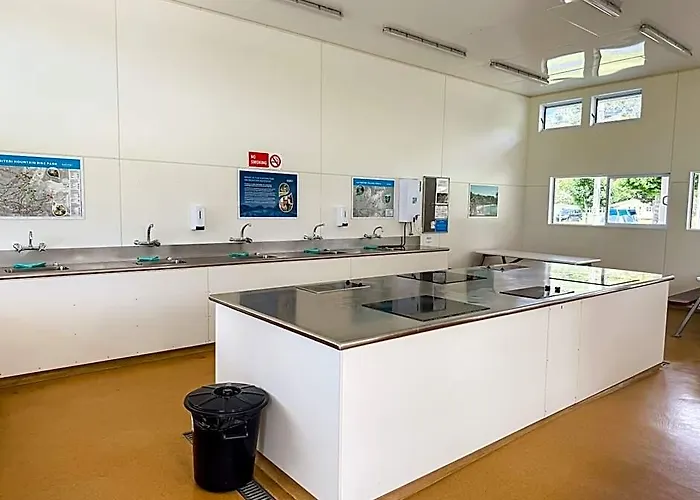 Kaiteriteri Recreation Reserve Cabins