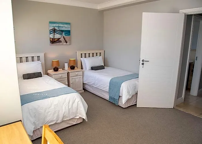 Waterfront 2 Bedroom Home With Mooring At Knysna Quays - Life On The Water