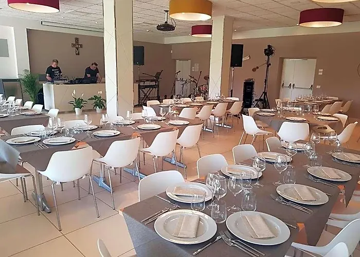 Eliopoli Beach Hostel & Restaurant