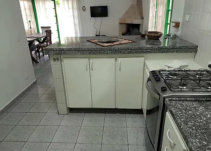 Flor Casa 2 Dorms Com Ar, Churrasqueira, Cond Fech, Piscina