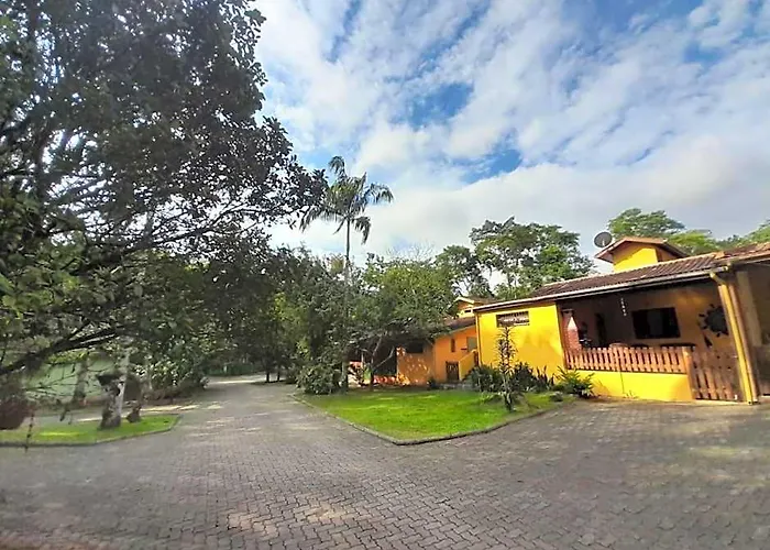 Flor Casa 2 Dorms Com Ar, Churrasqueira, Cond Fech, Piscina