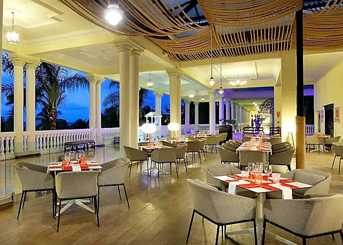 The Signature Level At Grand Palladium Lady Hamilton Resort & Spa