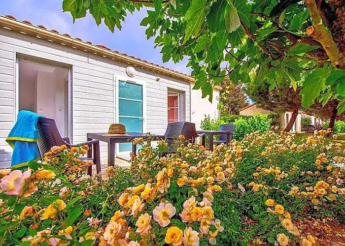 Hotel Olydea Les Epesses - A 2,5Km Du Puydufou