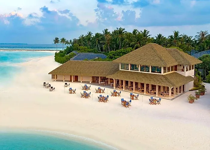 Emerald Faarufushi Resort & Spa