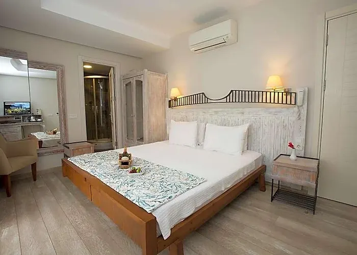 Dedeminn Marina Hotel