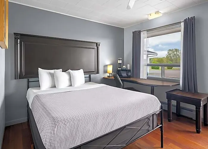 Travelodge By Wyndham Grand Falls