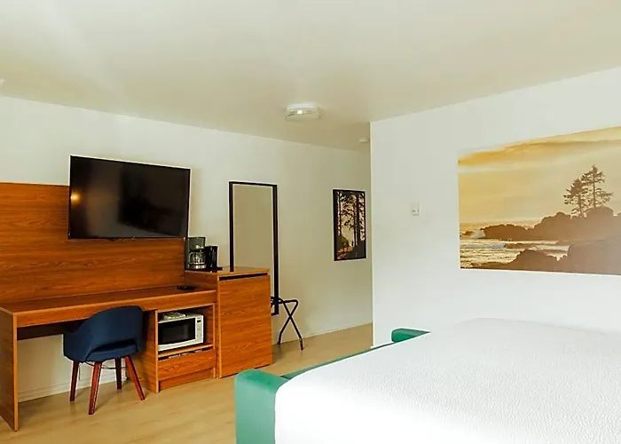 Ukee Peninsula Motel