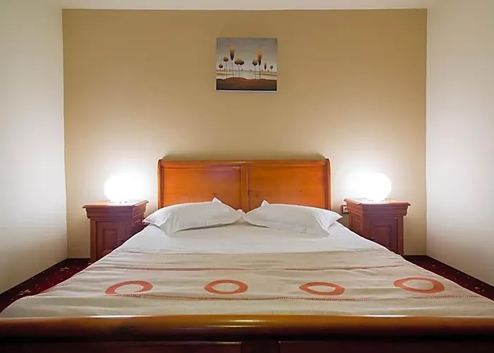 Red Hotel