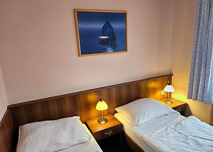 Hotel Trim