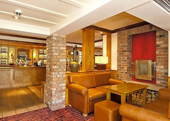 Premier Inn Huddersfield Central