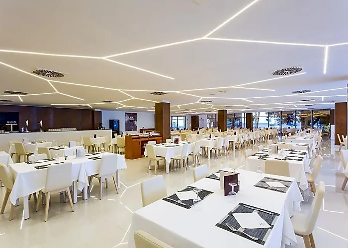 Sirenis Hotel Tres Carabelas & Spa