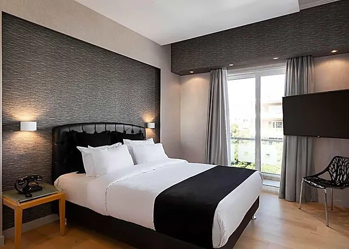Kreoli Suites Glyfada