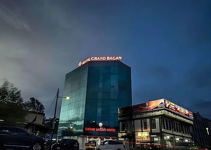 Grand Bagan Hotel
