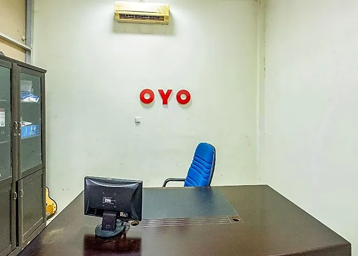 Oyo 1906 Zhafira Guest House Syariah