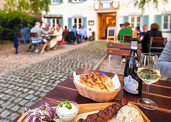 Mara Restaurant & Hotel