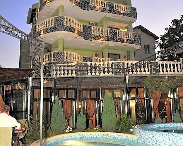 Boryana Hotel