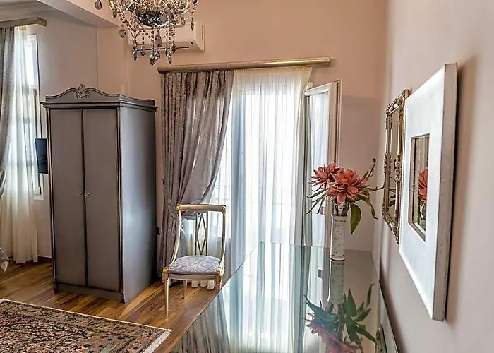 Le Bijou Luxury Rooms & Suites