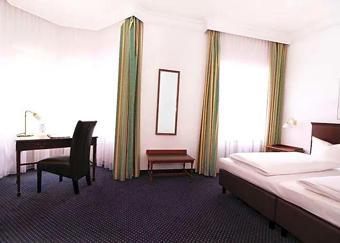 Der Fuerstenhof