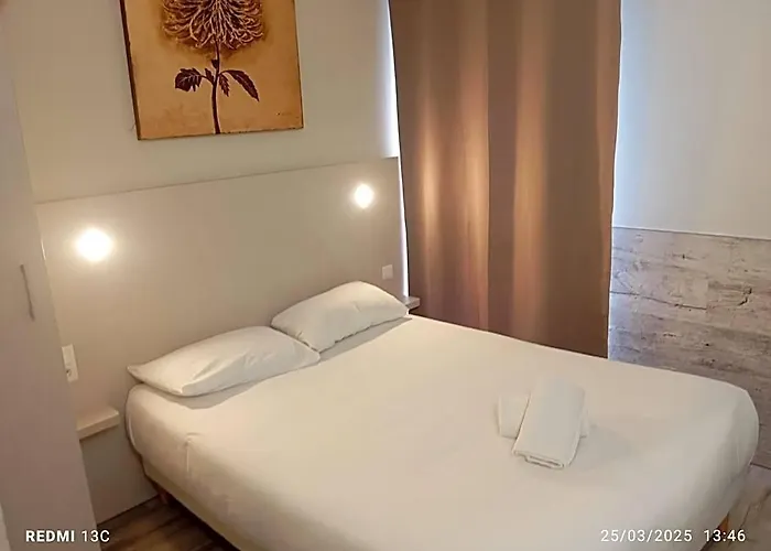 Logis Hotel Acotel Avignon Nord