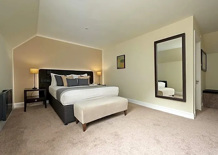 Wyndham Duchally Country