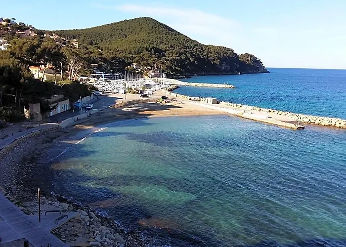 Studio Neuf Climatise Petite Vue Mer Plage A Pieds - Ted Home