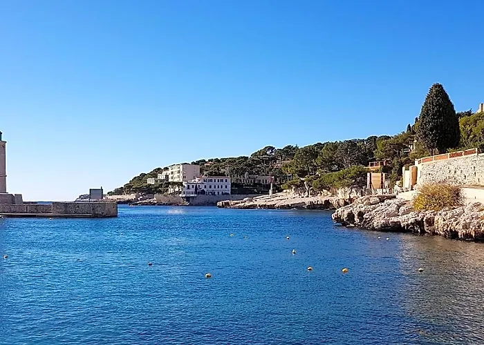 Studio Neuf Climatise Petite Vue Mer Plage A Pieds - Ted Home