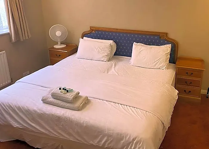 The Royal Victoria & Bull Hotel